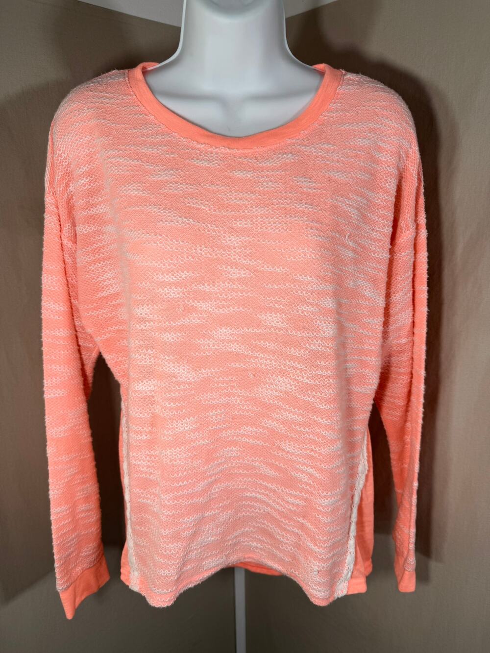 No Boundaries Open Split Back Crochet Knit Coral Top L